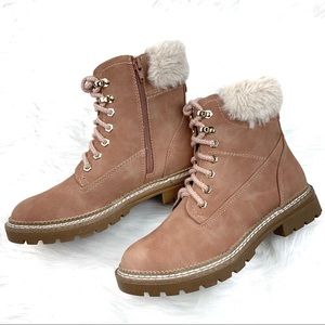 ✨SALE✨Steve Madden Alaska Lace Up Boot